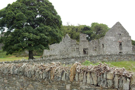 Phot of more ruins in Ireland